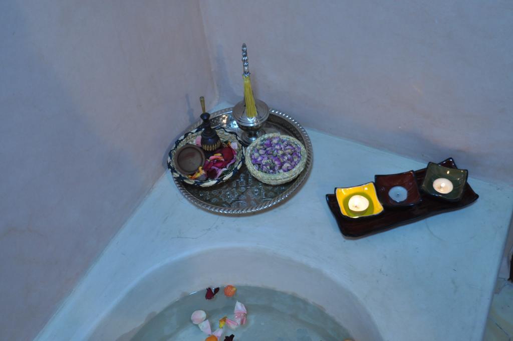 Riad La Famille Marrakesh Ngoại thất bức ảnh