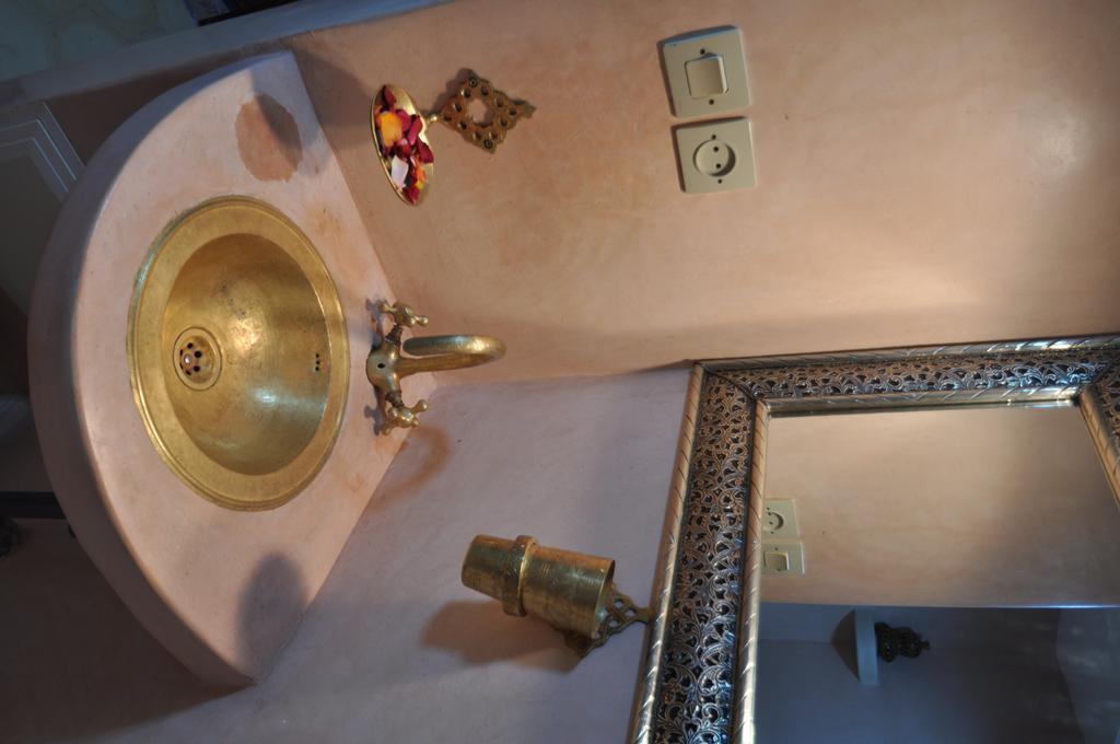 Riad La Famille Marrakesh Ngoại thất bức ảnh