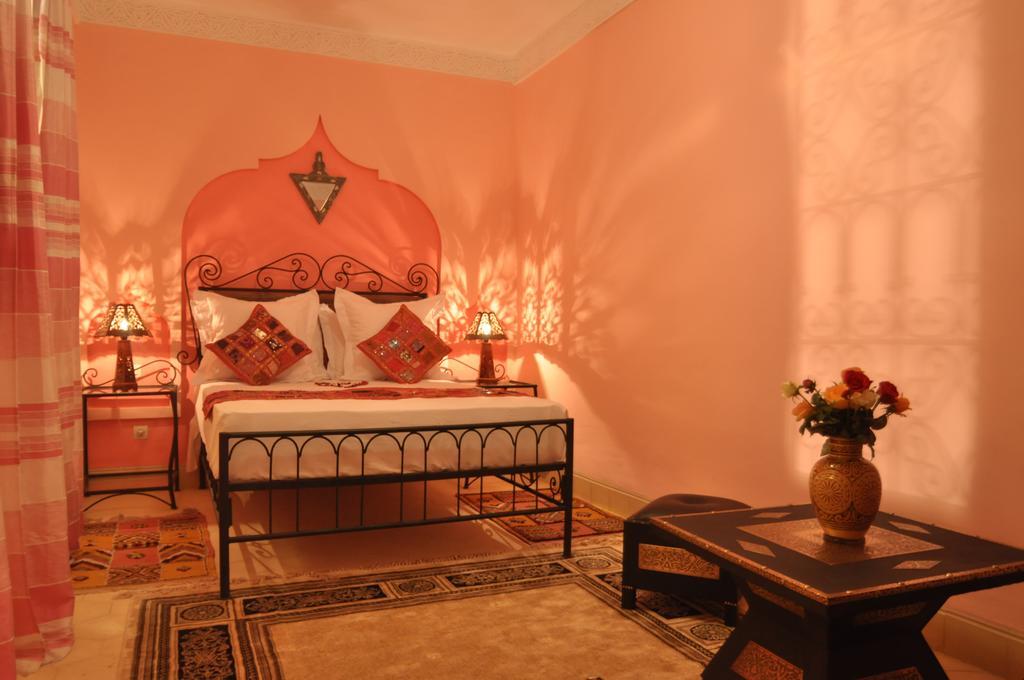 Riad La Famille Marrakesh Ngoại thất bức ảnh