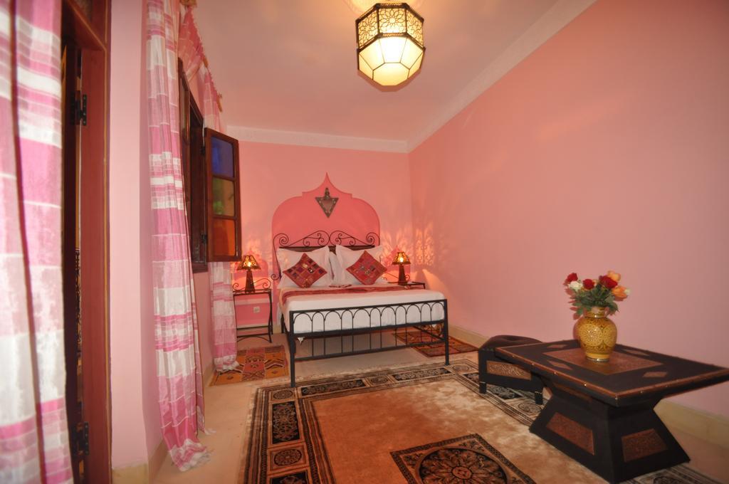 Riad La Famille Marrakesh Ngoại thất bức ảnh