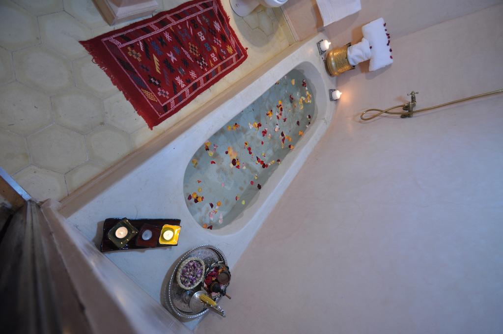 Riad La Famille Marrakesh Ngoại thất bức ảnh
